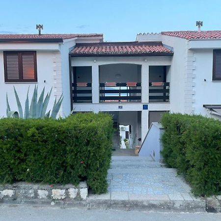 Residence4A-Appartamento Rosso Ravni Exterior photo
