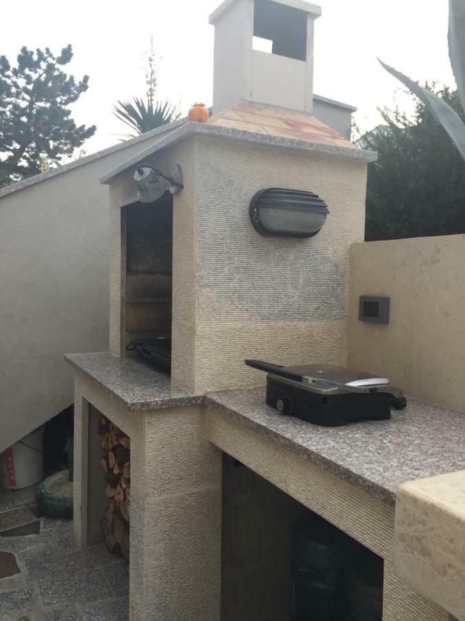 Residence4A-Appartamento Rosso Ravni Exterior photo